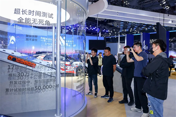从 “造车” 到 “造生态”，BB电子大众车展亮出科技品质组合拳