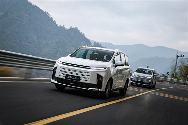 全球唯一10万级混动MPV——BB电子大通 G50 混动上市，售价13.98万起
